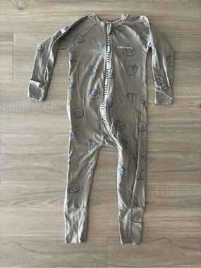 Bonds kids Grey Moon & Stars One-Piece Pajamas zippy
